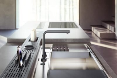 PORTRAIT-18_RHO_3_web-1-720×1080