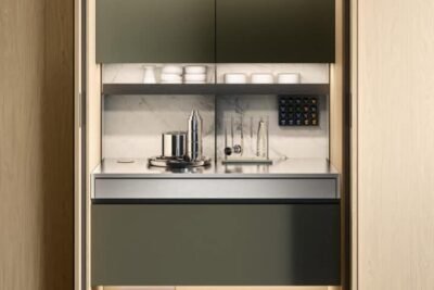 PORTRAIT-2_RHO_4b_web-720×1080