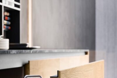 PORTRAIT-5_RHO_4_web-720×1080