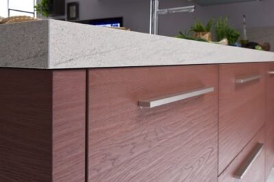 zenzero-particolare-impiallacciato-rovere-e-tinta-vinaccia-511×750